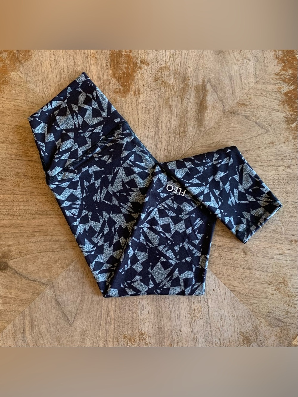 Fleo Fracture Leggings
